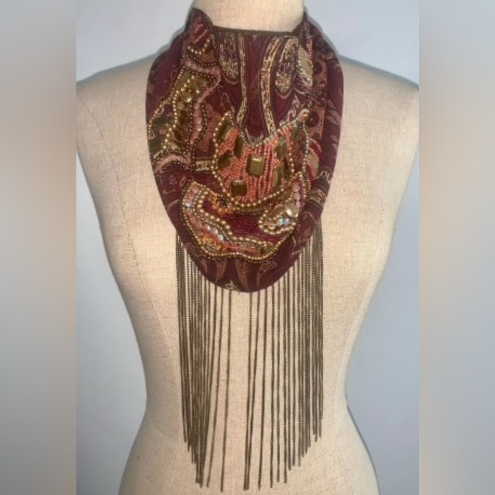 Topshop: Burgundy and Gold Necklace
